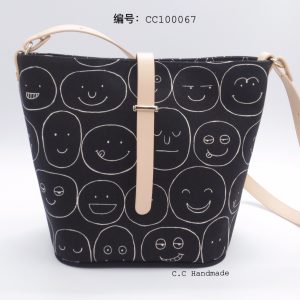 简约随性斜挎单肩包