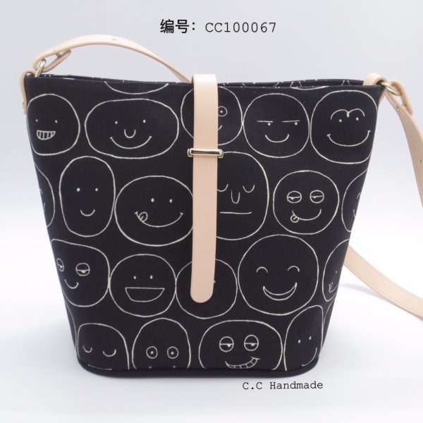 简约随性斜挎单肩包